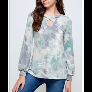 🆕🍐LAST ONE-XL/1X...Sage-Colorfade top, 
V-neck with criss-cross detail